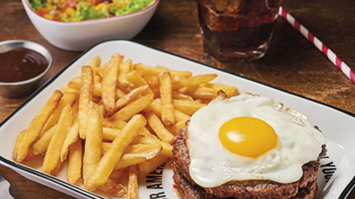 Steak haché de bœuf(12) Œuf à cheval