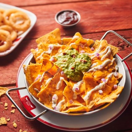 Cheddar nachos